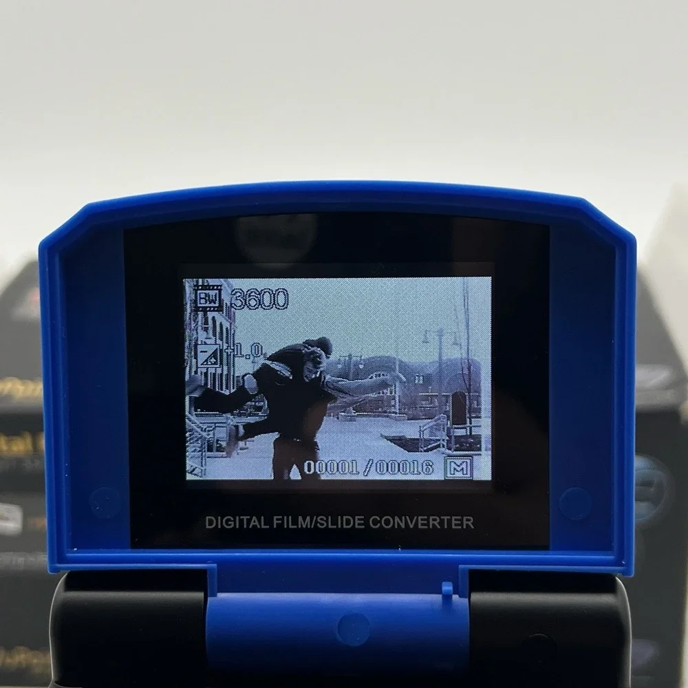 VuPoint Solutions Digital Film Slide Converter 35mm Negatives SD Card FC-C520-VP